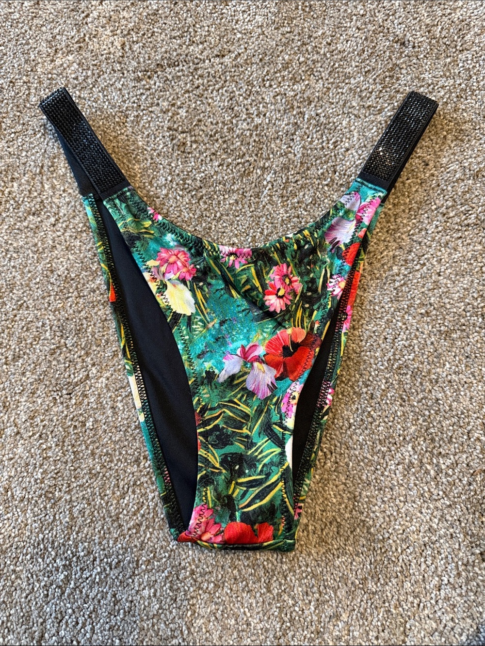 Women’s small VS bikini bottom